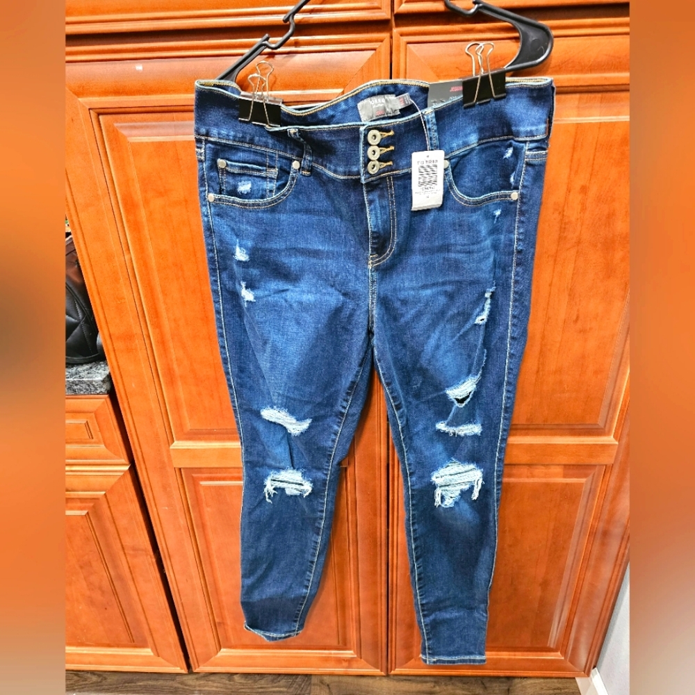 Torrid Distressed Jeggings #287